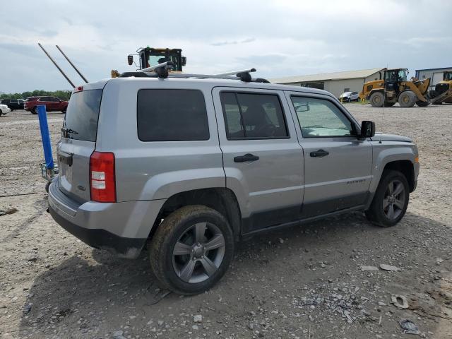 1C4NJPBA8HD166899 - 2017 JEEP PATRIOT SPORT SILVER photo 3