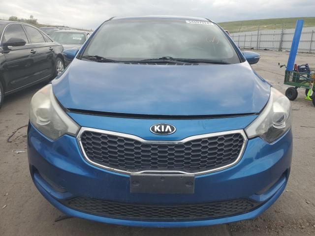 KNAFX4A65F5345677 - 2015 KIA FORTE LX BLUE photo 5