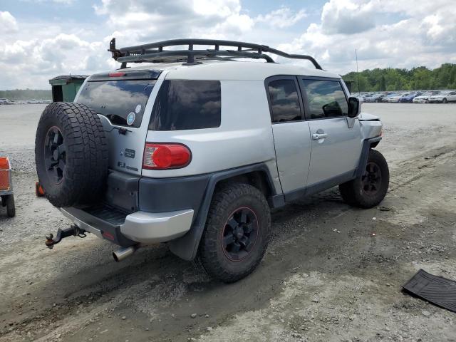 JTEBU11F270090702 - 2007 TOYOTA FJ CRUISER SILVER photo 3