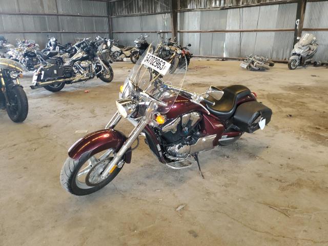 JH2SC6671CK200425 - 2012 HONDA VT1300 CT BURGUNDY photo 2