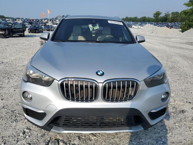 WBXHU7C33J3F04585 - 2018 BMW X1 SDRIVE28I SILVER photo 5