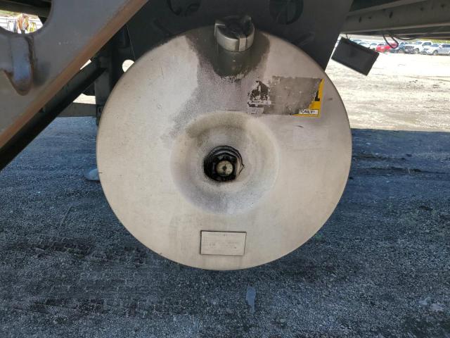 1UYVS24816U783716 - 2006 UTILITY VS2RA WHITE photo 9