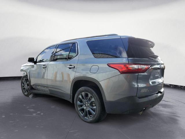 1GNEVJKWXLJ302495 - 2020 CHEVROLET TRAVERSE RS GRAY photo 2