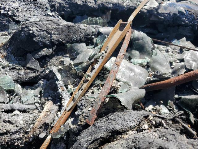 1LNHM81W64Y665707 - 2004 LINCOLN TOWN CAR EXECUTIVE BURN photo 9