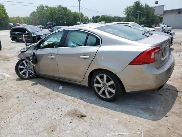 YV126MFK3G2411571 - 2016 VOLVO S60 PREMIER BEIGE photo 2