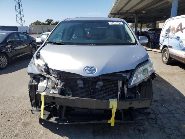 5TDYK3DC4DS402433 - 2013 TOYOTA SIENNA XLE GRAY photo 5