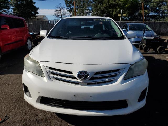 2T1BU4EE1DC004191 - 2013 TOYOTA COROLLA LE BASE WHITE photo 5