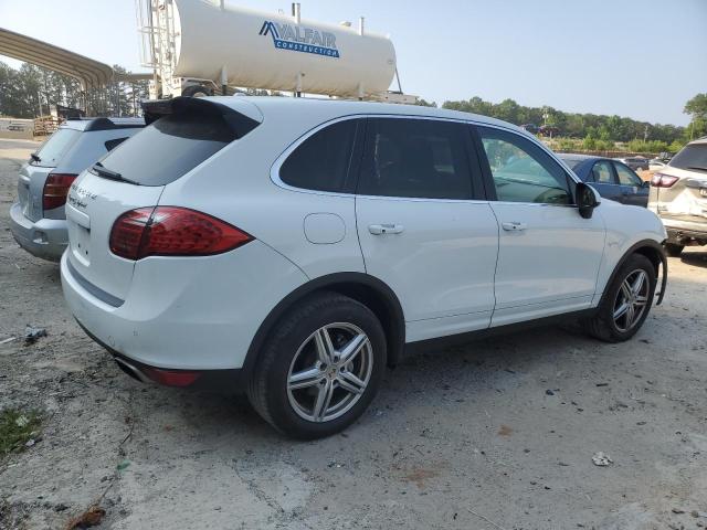 WP1AE2A2XCLA92835 - 2012 PORSCHE CAYENNE S HYBRID WHITE photo 3