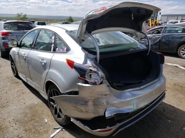 1FADP3F21FL237861 - 2015 FORD FOCUS SE SILVER photo 2