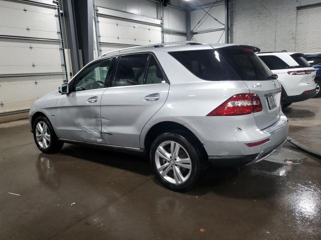 4JGDA5HB0CA044401 - 2012 MERCEDES-BENZ ML 350 4MATIC SILVER photo 2