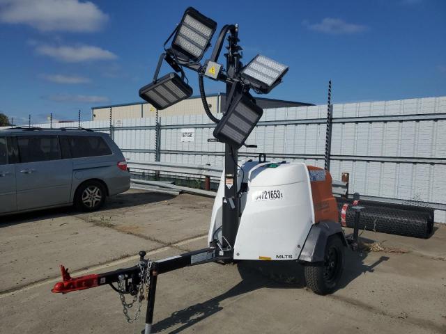 7FSBL1017NB951904 - 2022 UTILITY UTILITY WHITE photo 2