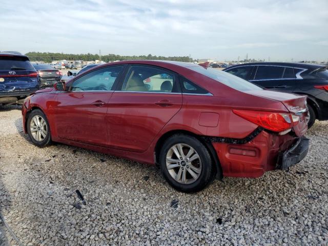 5NPEB4AC8DH538843 - 2013 HYUNDAI SONATA GLS RED photo 2