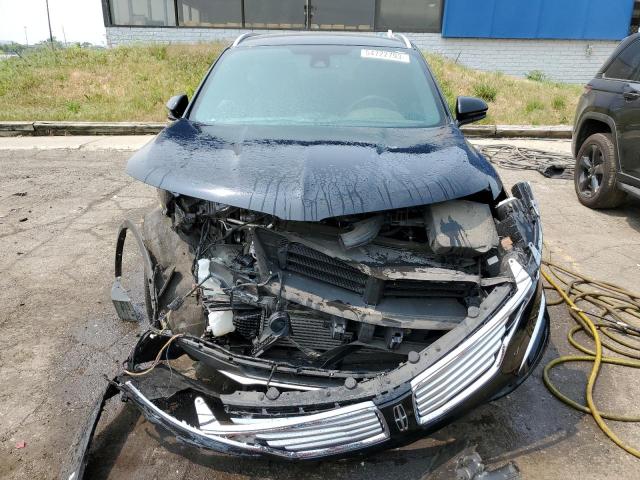 5LMCJ3D96HUL69074 - 2017 LINCOLN MKC RESERVE BLACK photo 5