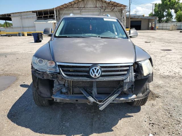 WVGBE77L08D004715 - 2008 VOLKSWAGEN TOUAREG 2 V6 TAN photo 5