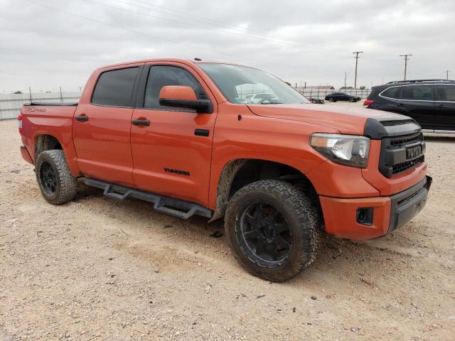 5TFDW5F13FX423717 - 2015 TOYOTA TUNDRA CREWMAX SR5 ORANGE photo 4