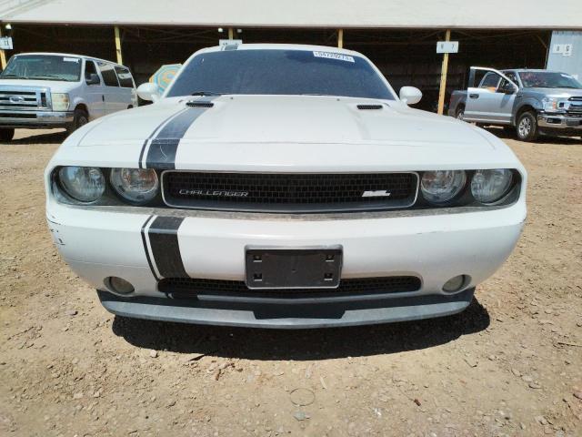 2B3CJ4DG3BH603257 - 2011 DODGE CHALLENGER WHITE photo 5