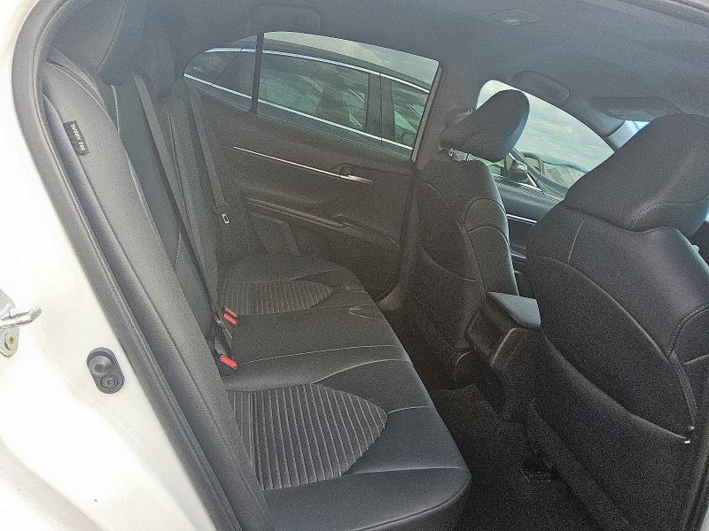 4T1G11AK4RU219451 - 2024 TOYOTA CAMRY SE NIGHT SHADE WHITE photo 10