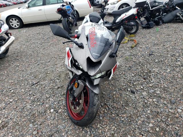 JKBZXJK15RA002306 - 2024 KAWASAKI ZX6R K WHITE photo 2