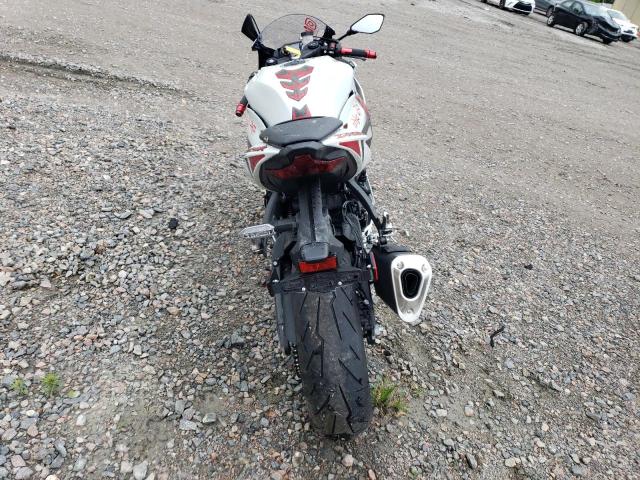 JKBZXJK15RA002306 - 2024 KAWASAKI ZX6R K WHITE photo 4