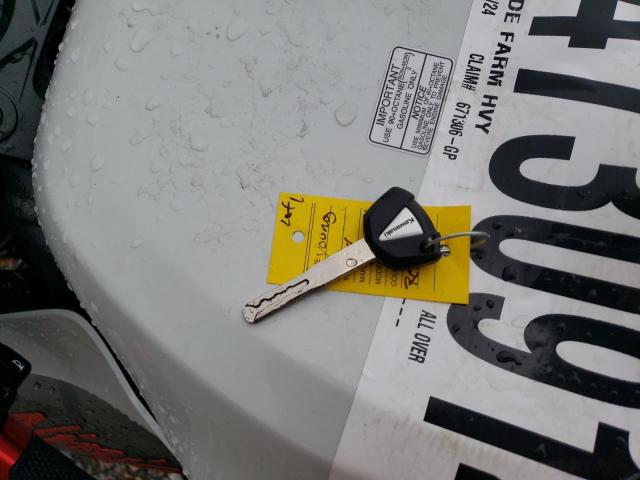 JKBZXJK15RA002306 - 2024 KAWASAKI ZX6R K WHITE photo 8