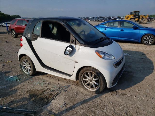 WMEEJ9AA8FK831193 - 2015 SMART FORTWO WHITE photo 4