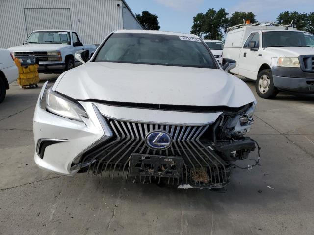 58ADA1C14MU006959 - 2021 LEXUS ES 300H WHITE photo 5