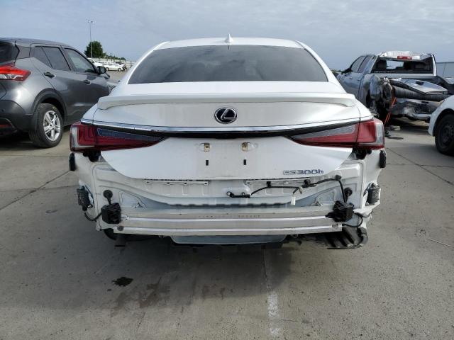 58ADA1C14MU006959 - 2021 LEXUS ES 300H WHITE photo 6