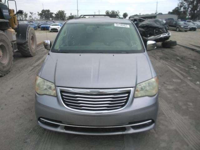 2C4RC1CGXDR753298 - 2013 CHRYSLER TOWN & COU TOURING L SILVER photo 5