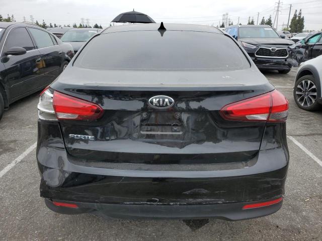 3KPFK4A7XJE239586 - 2018 KIA FORTE LX BLACK photo 6