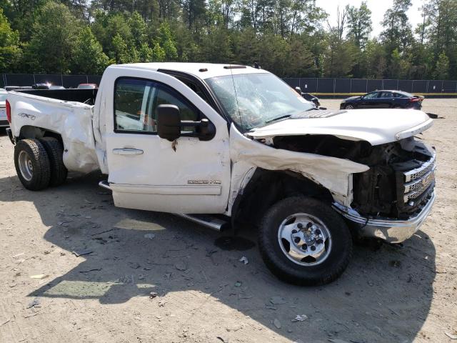 1GT424C86EF135184 - 2014 GMC SIERRA K3500 SLT WHITE photo 4