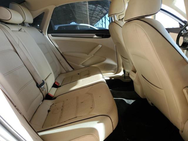 1VWDT7A38HC058889 - 2017 VOLKSWAGEN PASSAT R-LINE თეთრი ფოტო 10