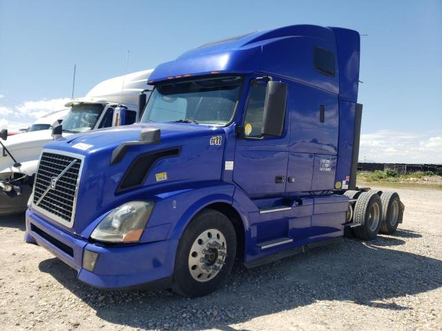 4V4NC9TG6DN562489 - 2013 VOLVO VN VNL BLUE photo 2