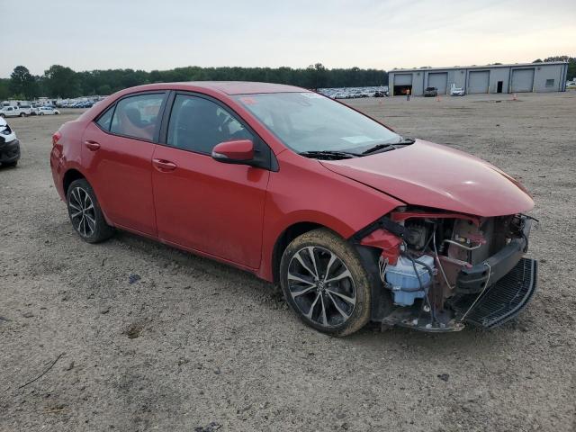 5YFBURHE6HP671028 - 2017 TOYOTA COROLLA L RED photo 4