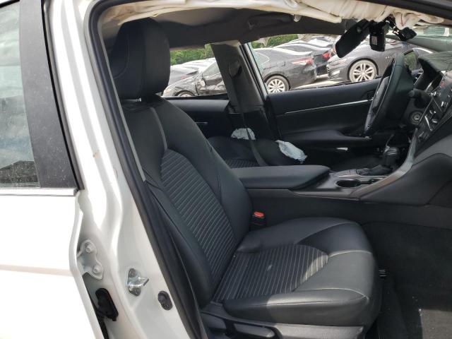 4T1G11AK1RU256473 - 2024 TOYOTA CAMRY SE NIGHT SHADE WHITE photo 7