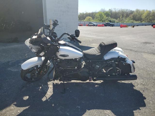 1HD1KH712RB644109 - 2024 HARLEY-DAVIDSON FLTRX 白色 照片 3