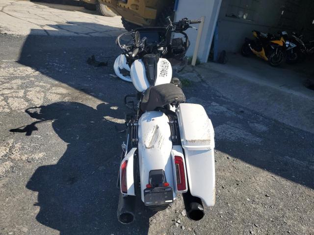 1HD1KH712RB644109 - 2024 HARLEY-DAVIDSON FLTRX 白色 照片 4