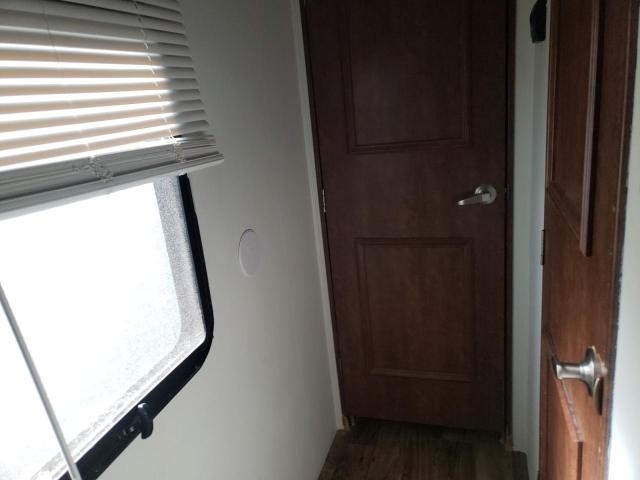 4YDT33422HB452529 - 2017 KEYSTONE OUTBACK WHITE photo 5