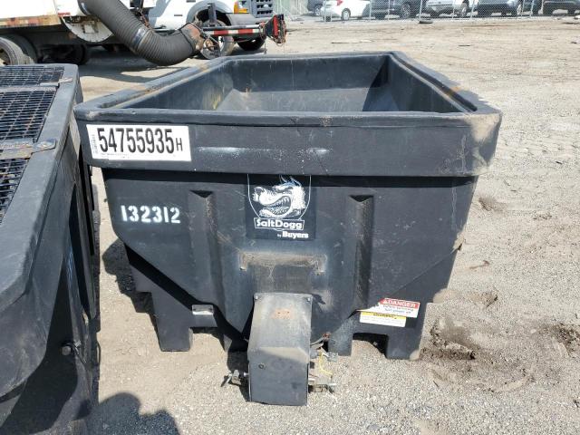 2000 SALT SPREADER, null