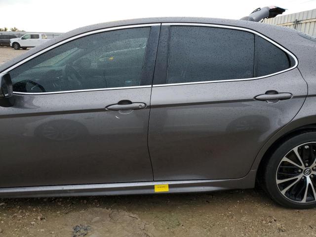 4T1B11HK8JU079831 - 2018 TOYOTA CAMRY L GRAY photo 12