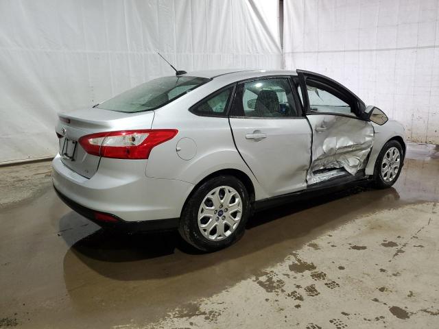 1FAHP3F26CL460877 - 2012 FORD FOCUS SE SILVER photo 3