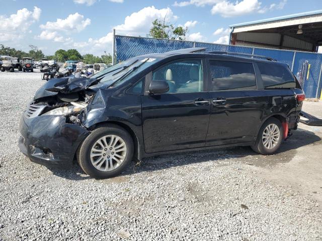 2017 TOYOTA SIENNA XLE, 
