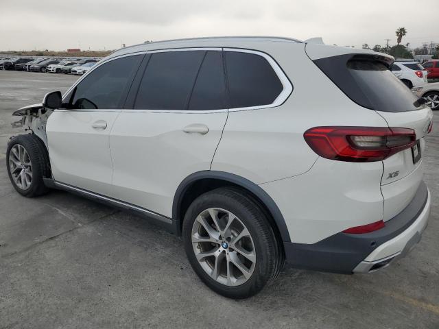 5UXCR4C02LLW64310 - 2020 BMW X5 SDRIVE 40I WHITE photo 2