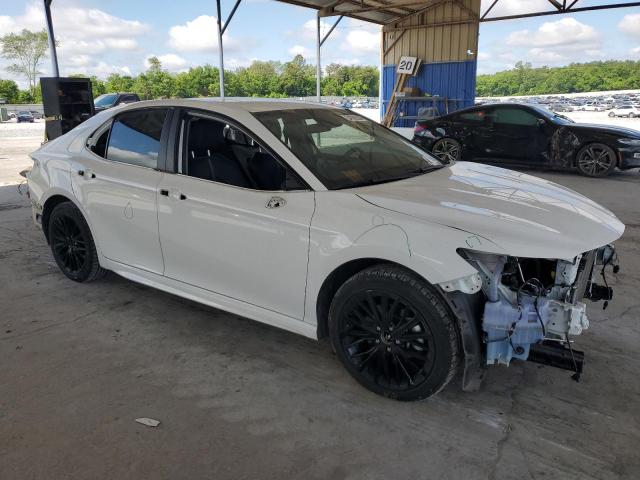 4T1G11AK0LU310885 - 2020 TOYOTA CAMRY SE WHITE photo 4