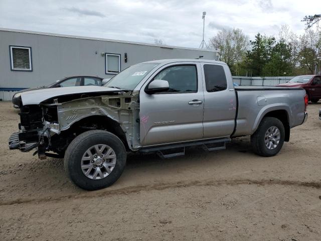 5TFSZ5AN5JX131794 - 2018 TOYOTA TACOMA ACCESS CAB SILVER photo 1