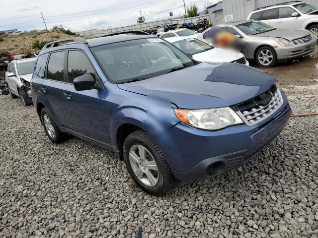 JF2SHABC2DH415702 - 2013 SUBARU FORESTER 2.5X BLUE photo 4