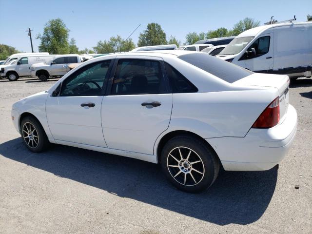 1FAFP34N75W166426 - 2005 FORD FOCUS ZX4 WHITE photo 2