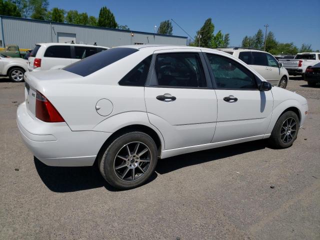 1FAFP34N75W166426 - 2005 FORD FOCUS ZX4 WHITE photo 3