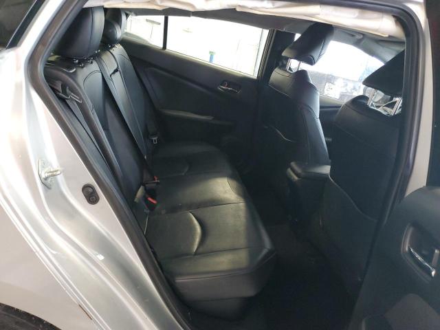 JTDKARFU7J3055033 - 2018 TOYOTA PRIUS SILVER photo 10