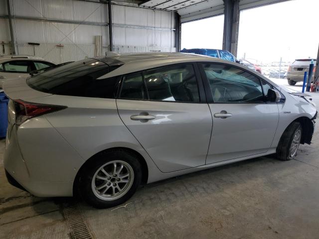 JTDKARFU7J3055033 - 2018 TOYOTA PRIUS SILVER photo 3