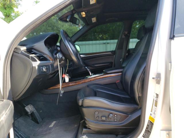 5UXZV8C53CL422859 - 2012 BMW X5 XDRIVE50I Biały zdjęcie 7